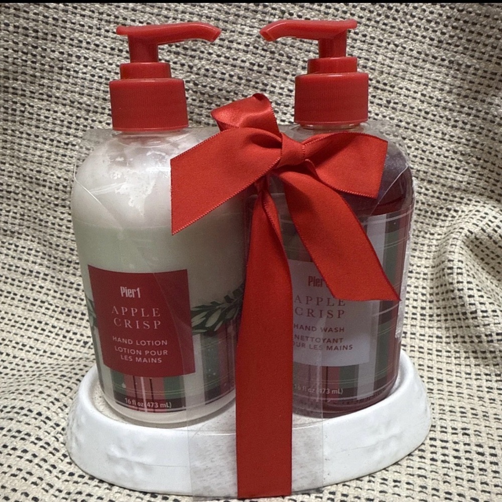 🎉TAKE $10 OFF! Pier One Apple Crisp Hand Lotion And Wash Caddy/Gift Set